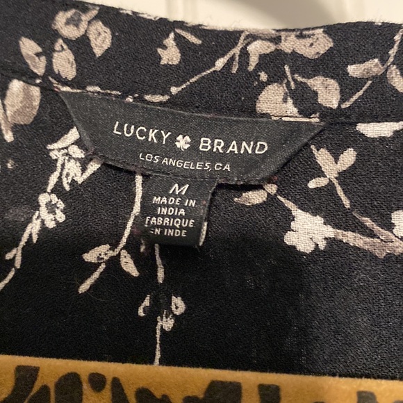 Lucky Brand pretty shirred front top. Buttons at the bottom of handled sleeves. - Picture 2 of 3